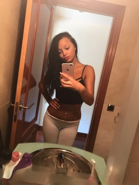 Cevizli VIP Escort Bayan Simge